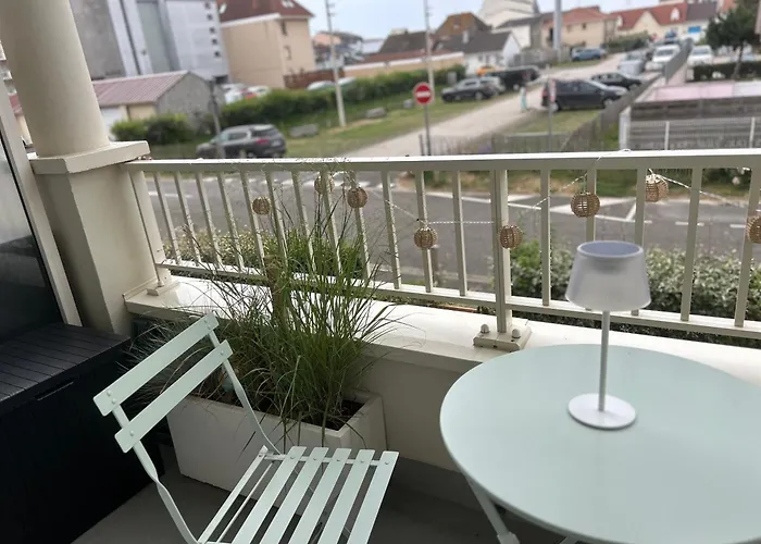 Cote アパート カミエ