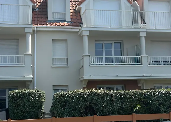 Cote アパート カミエ